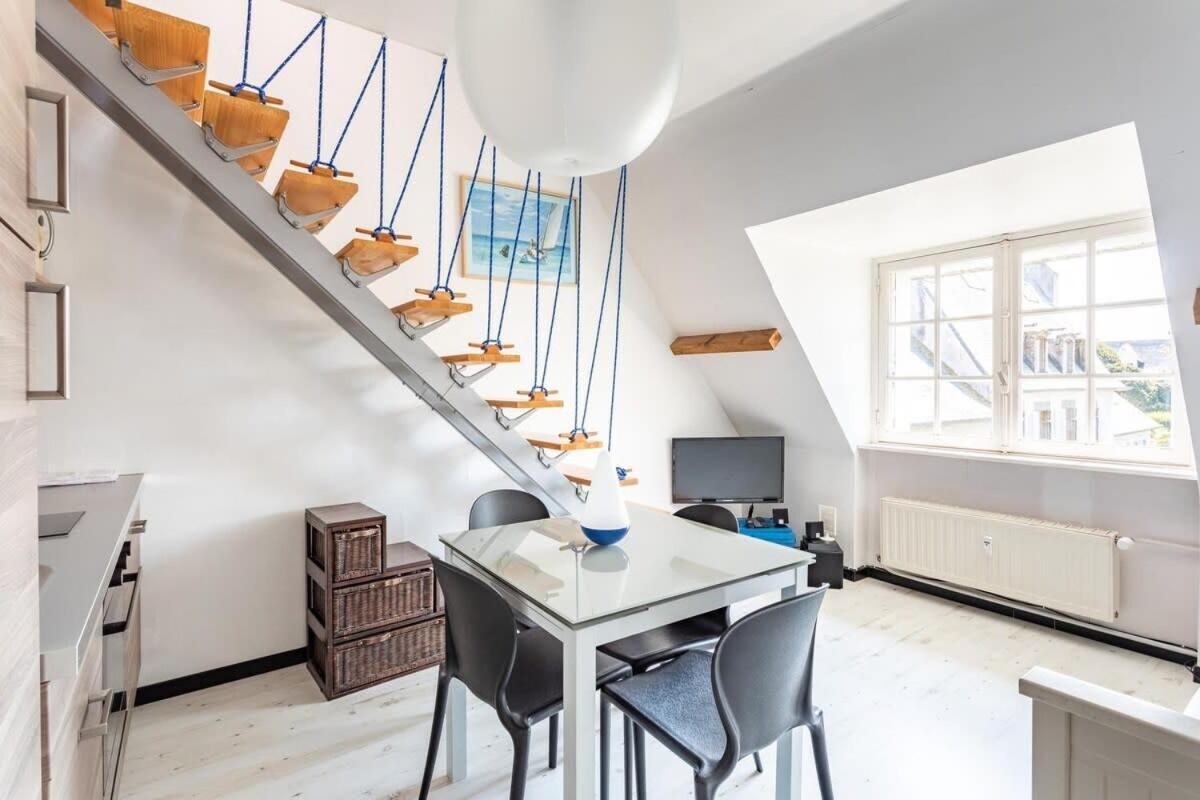 Le Capucin - Petit Duplex Avec Place De Parking Dinard Buitenkant foto