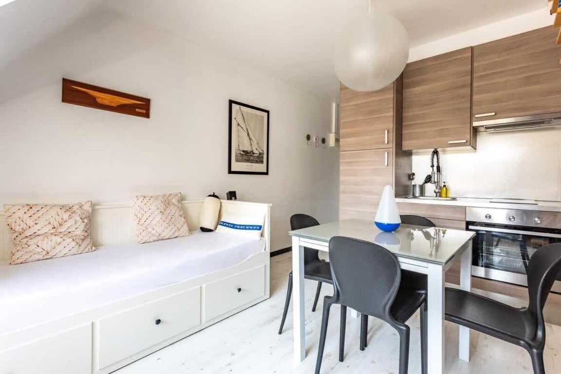 Le Capucin - Petit Duplex Avec Place De Parking Dinard Buitenkant foto